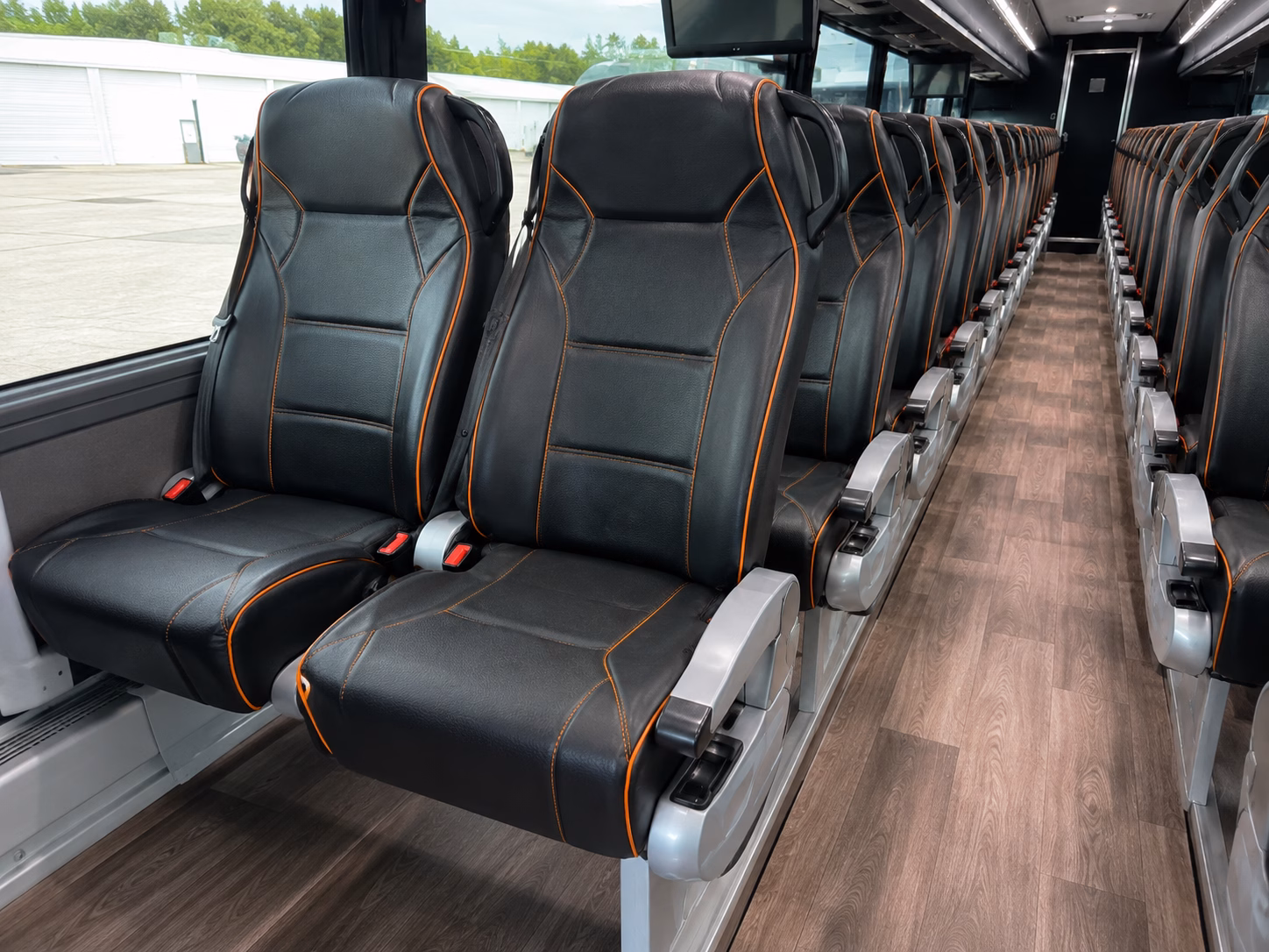 charter buses and minibuses for roanoke valley country club weddings